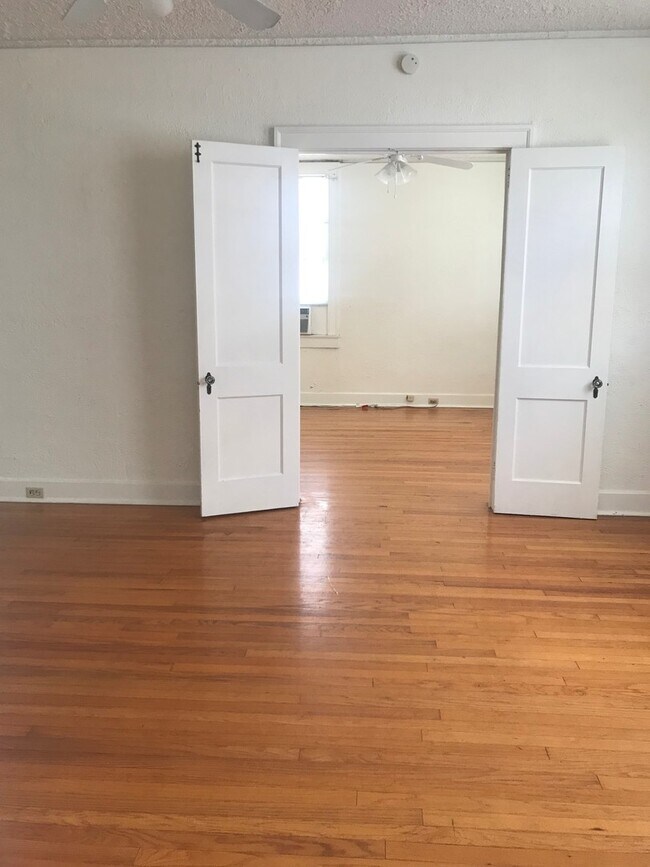 Photo - 1BD/1BA Apartment Uptown on Mardi Gras Parade Route