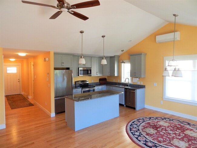Kitchen & Dining - 375 Pride St