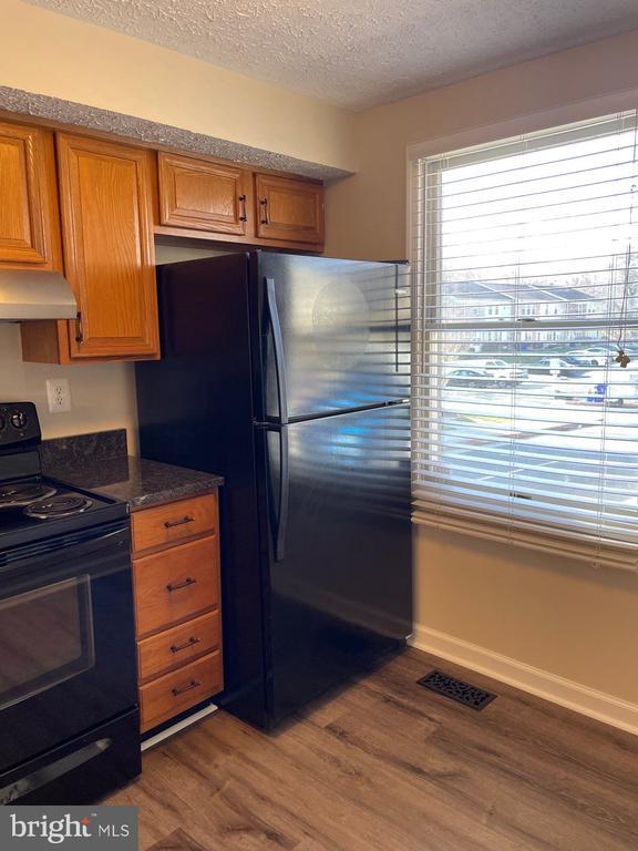 Foto del edificio - 5863 Rowanberry Dr