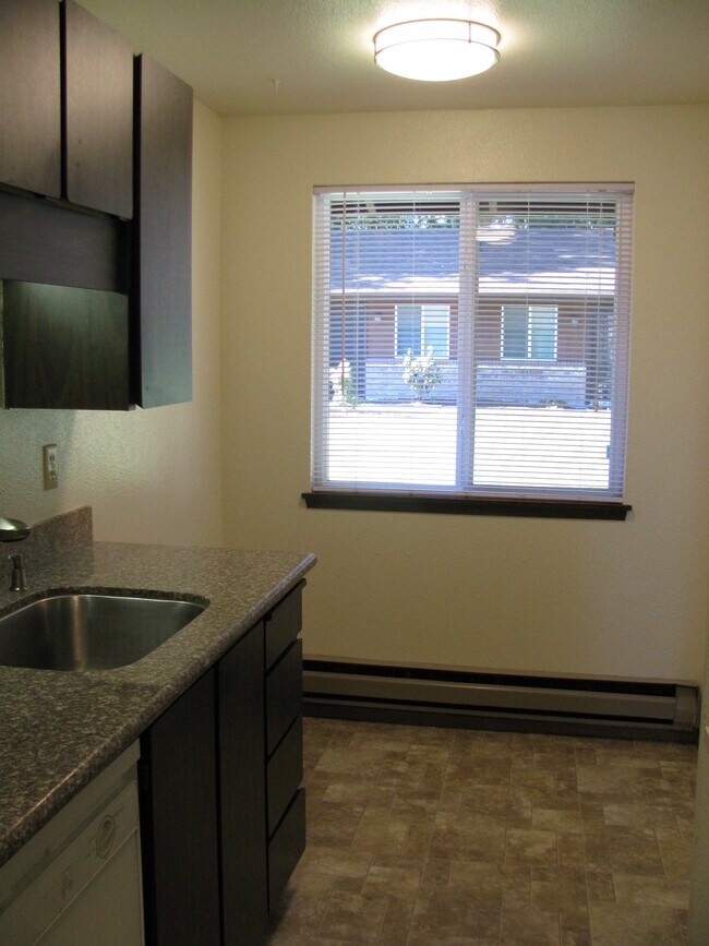 Foto del edificio - 11007 66th Ave E