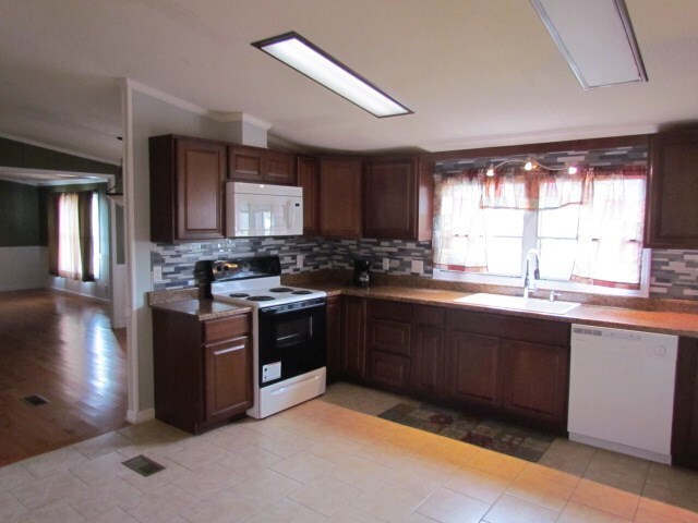 Foto del edificio - 7149 Fleming Rd