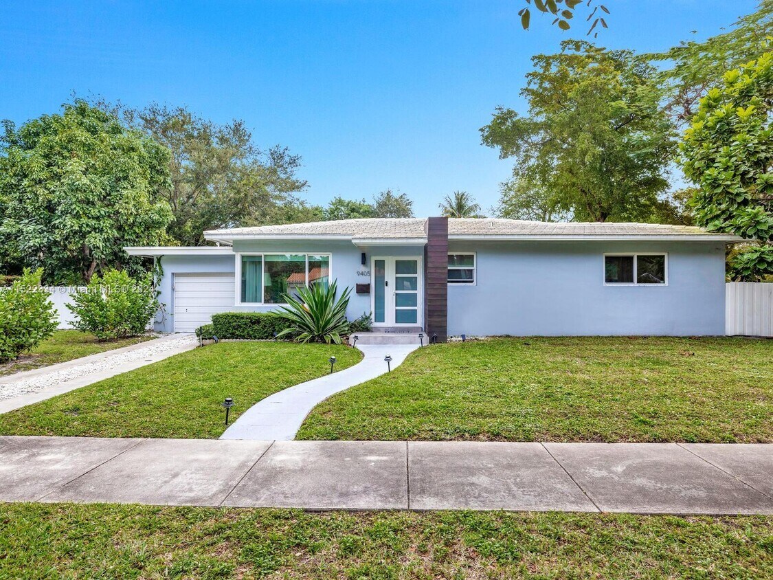 Foto principal - 9405 NW 2nd Ave