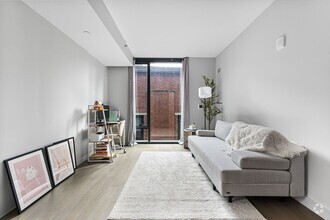 Building Photo - 55 Lagrange St