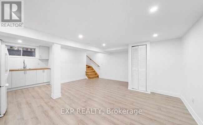Photo du bâtiment - 208 Willowbrook Rd