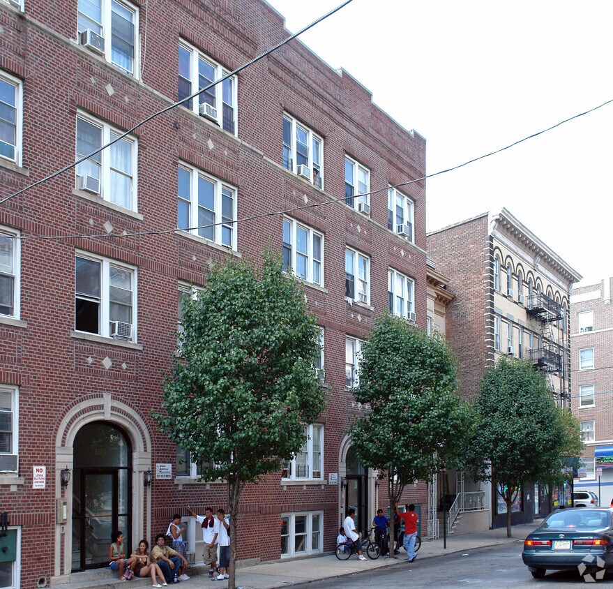 5107 Hudson Ave, West New York, NJ 07093 Apartments in West New York