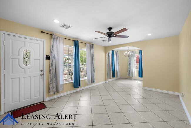 Building Photo - 38657 Landon Ave