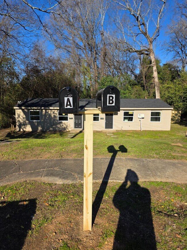 Foto del edificio - 822 Ragland Ct