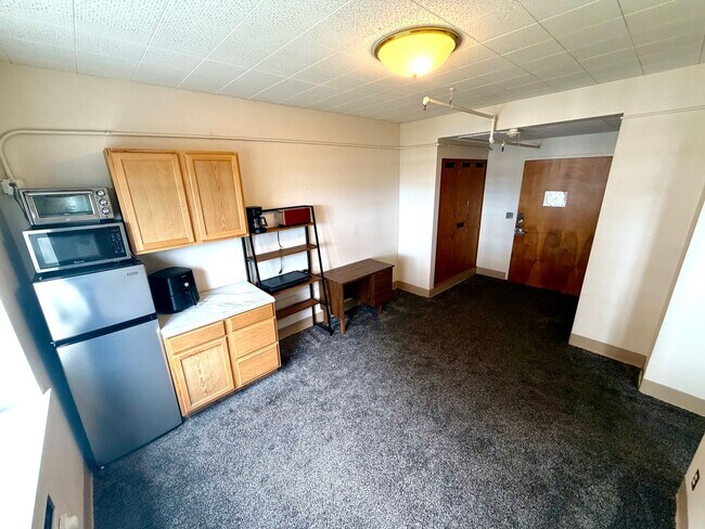 Foto del edificio - Eagle Crest Village Apartments #235: 1bdrm/1bath – All Utilities & Wi-Fi Included!