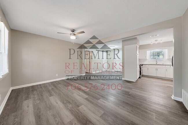 Foto del edificio - 5808 Fairchild Dr