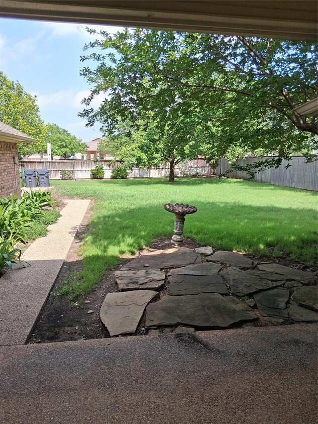 Building Photo - 1200 Western Ridge Dr