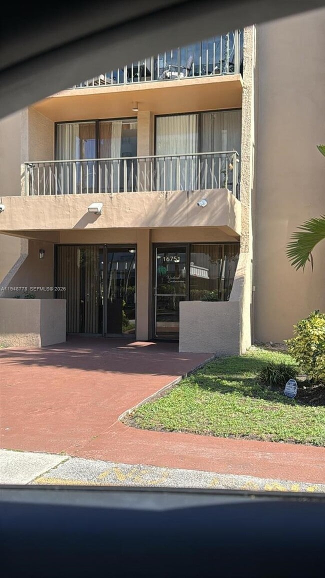 Foto del edificio - 16751 NE 9th Ave