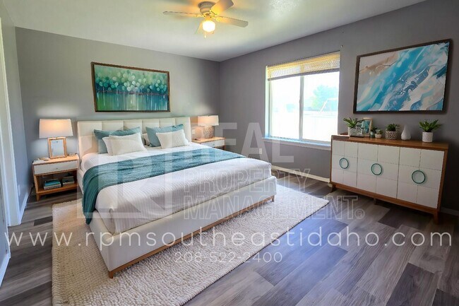 Foto del edificio - Spacious & Updated 4 Bedroom, 3 Bathroom T...