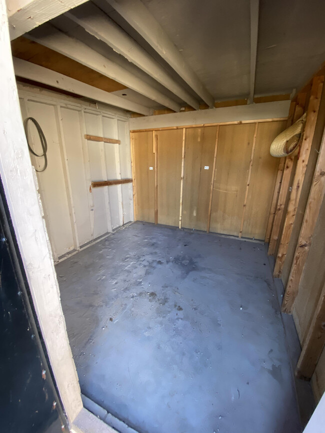 Building Photo - 2705 S Monterey Vista