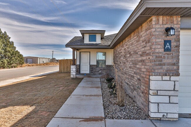 Building Photo - Luxurious Duplex in Southwest Corridor of ...