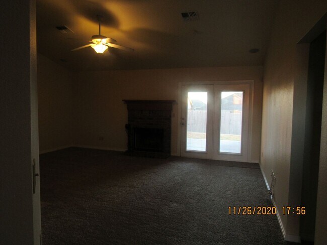 Building Photo - PET'S NEGOTIABLE WITH OWNER APPROVAL!!