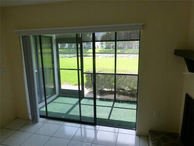Foto del edificio - 119 Lakeside Dr
