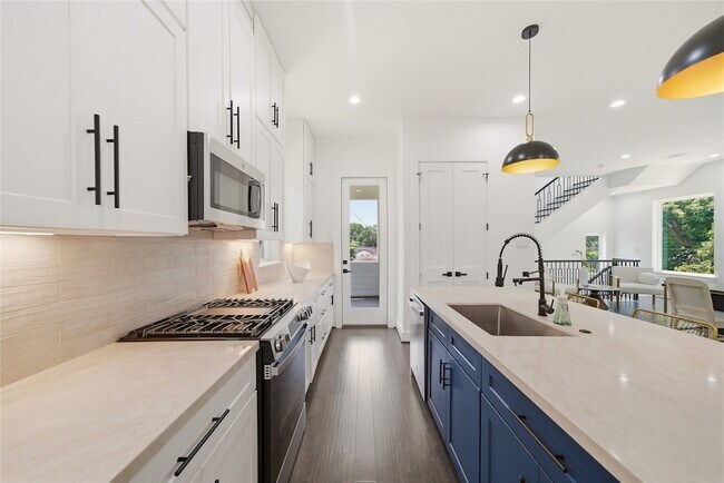 Foto del edificio - 5024 Winnetka St