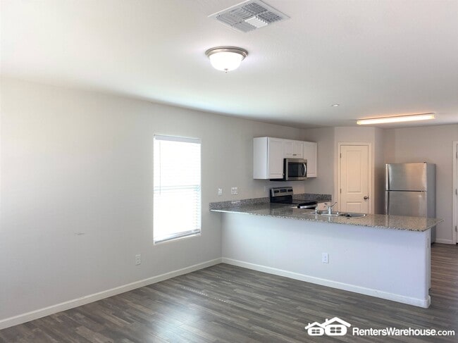 Foto del edificio - 335 Watson Pl