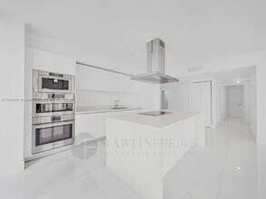 Building Photo - 300 Sunny Isles Blvd