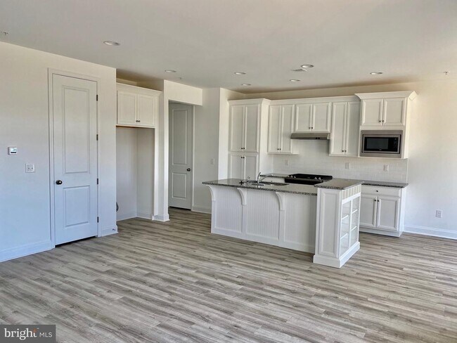 Building Photo - 2246 Red Fox Dr