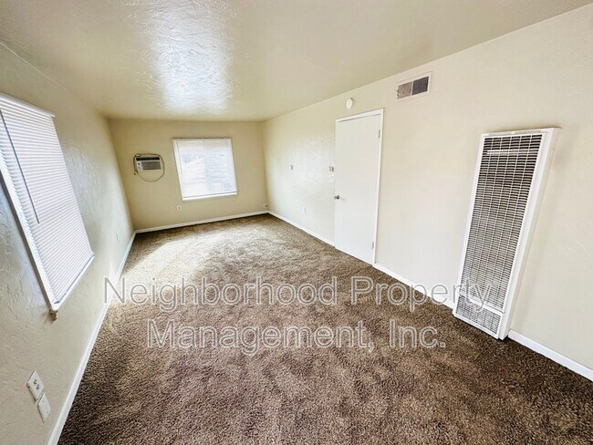 Building Photo - 411 E Garland Ave