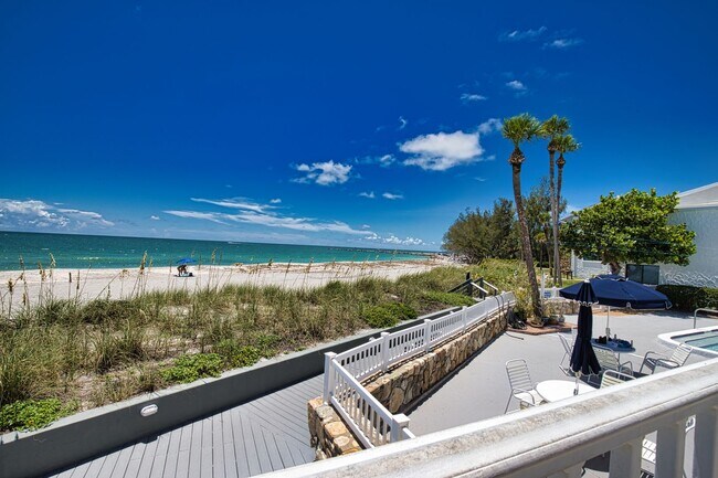 Foto del edificio - Seasonal Short-term 2 Bedroom 2 Bathroom Condo located on Venice Island with beach access!