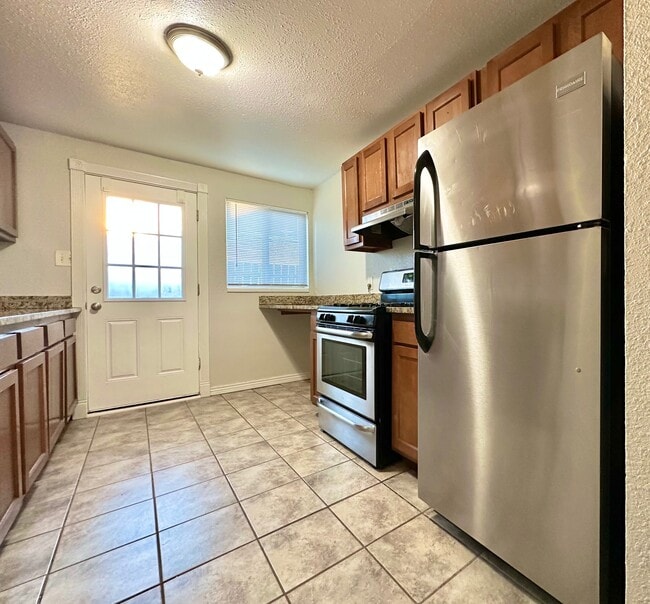 Building Photo - 4439 W Nevada Pl