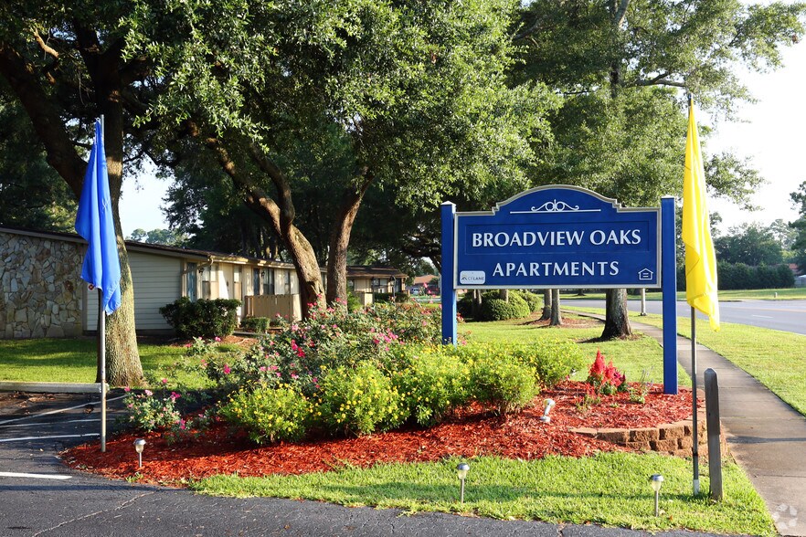 Broadview Oaks Rentals Pensacola, FL