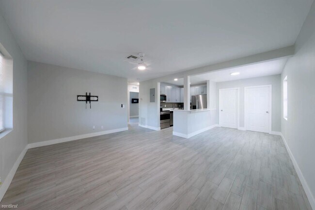 Foto del edificio - 3 br, 3 bath House - 1513 NW 6th Ave