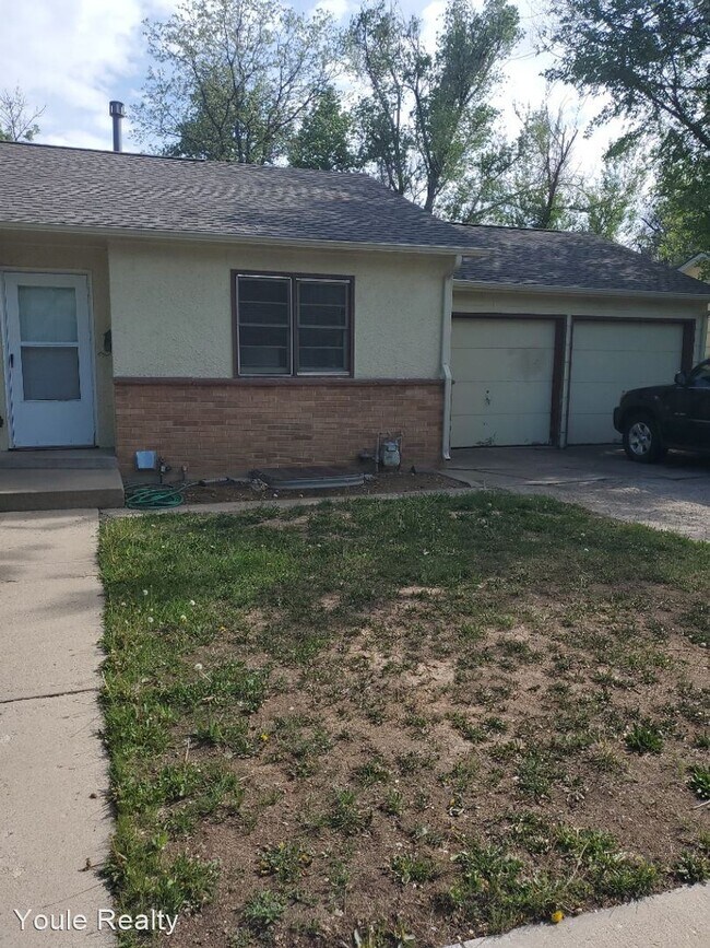 Building Photo - 4 br, 2 bath House - 435 Alpert Ave