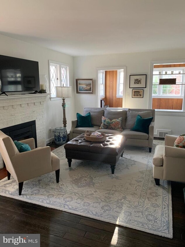 Primary Photo - 2015 Osborn Dr