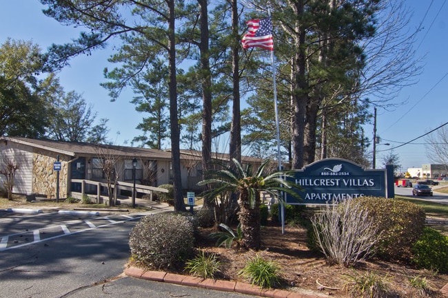Building Photo - Hill Crest Villas