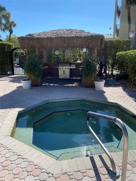 Foto del edificio - 5300 NE 24th Terrace