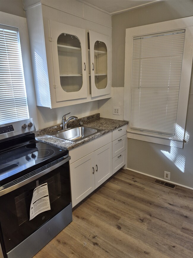 Building Photo - 410 A St