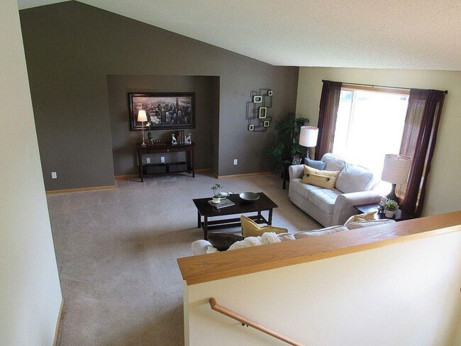 Foto del edificio - 4184 Jansen Ave NE