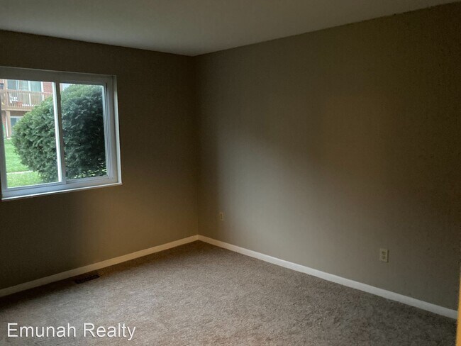 Building Photo - 3 br, 2 bath House - 5685 Coach Drive Unit C