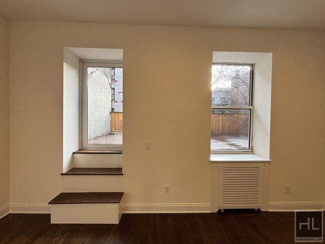 Building Photo - WEST 9 AVE