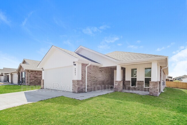 Building Photo - 6003 NW Grant Cir