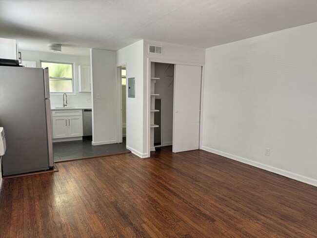 Sala de estar - The Vinoy Courtyard Apartments