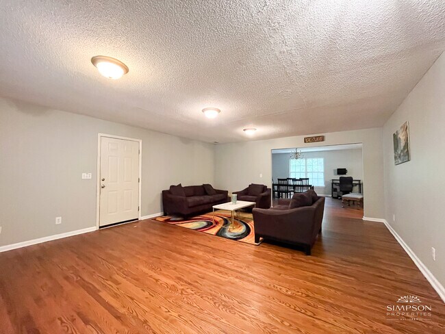 Foto del edificio - 6238 King George Dr