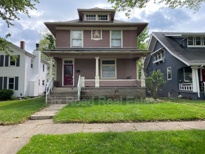 Primary Photo - 404 S D St