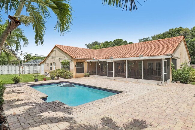 Building Photo - 13100 NW 11th Dr