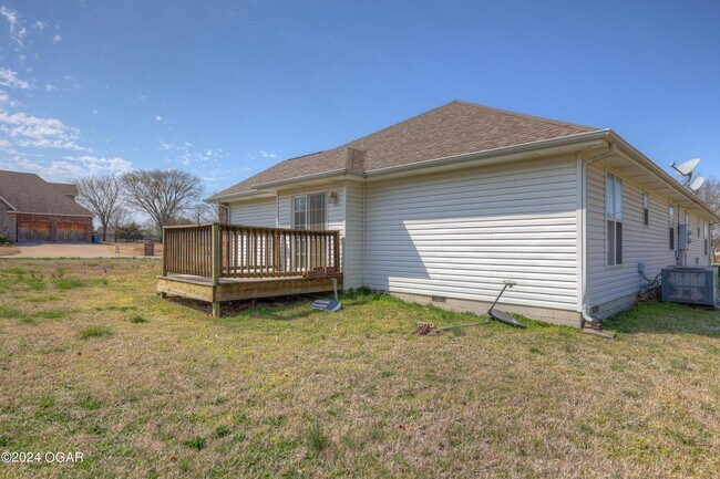 Foto del edificio - 301 W Briarbrook Ln