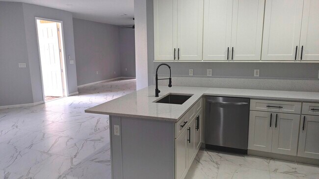 Foto del edificio - 826 Middleton Dr SW