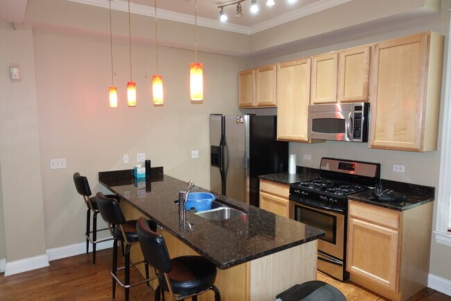 Foto del edificio - 924 N Hoyne Ave