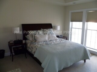 Building Photo - 14573 Crossfield Way