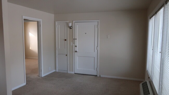 Building Photo - 120 Lavender Ct