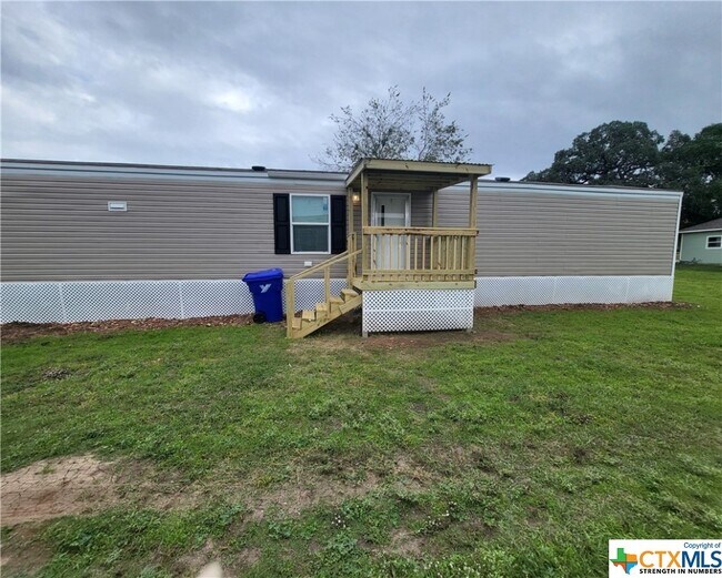 Building Photo - 308 Concrete St