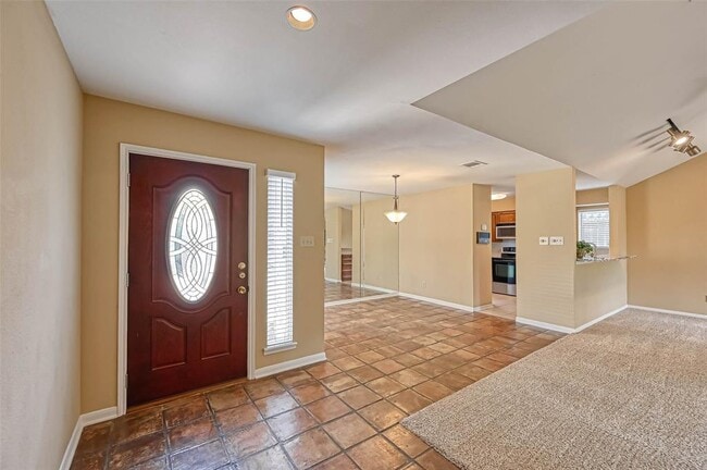 Building Photo - 2223 Kinbrook Dr