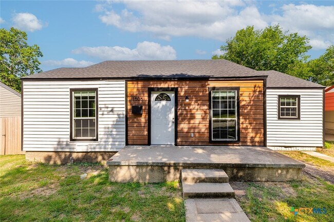 Building Photo - 1506 S 11th St